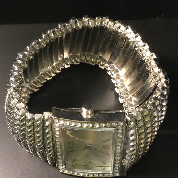SILVER BRACELET WATCH WITH RHINESTONES - Picture 6 of 8